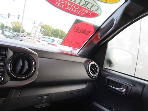 Certified 2021 Toyota Tacoma TRD Off-Road w/ Technology Package image 32