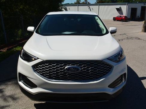 Certified 2024 Ford Edge SEL w/ Convenience Package AWD/4WD image 2