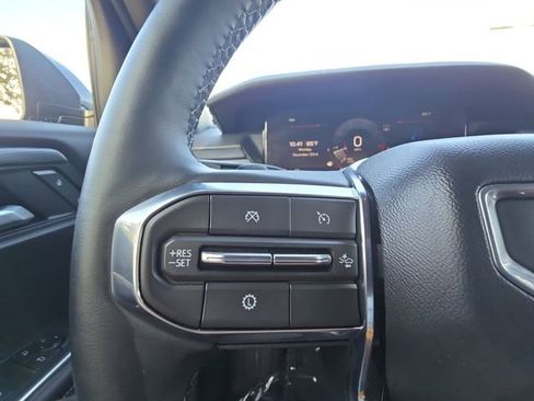 Used 2025 GMC Acadia Elevation image 12