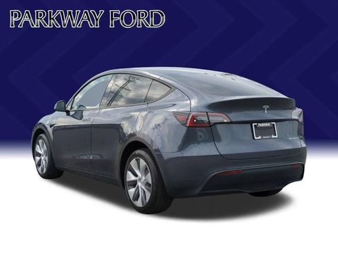 Used 2023 Tesla Model Y Long Range AWD/4WD image 3