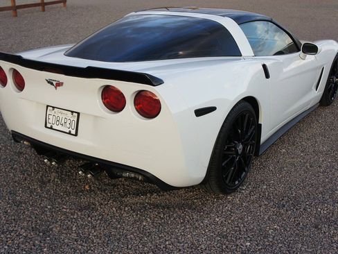 Used 2011 Chevrolet Corvette Coupe w/ 1LT RWD image 41