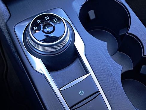 Used 2025 Ford Escape SE image 28