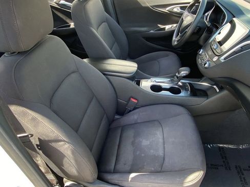 Used 2022 Chevrolet Malibu LT image 10