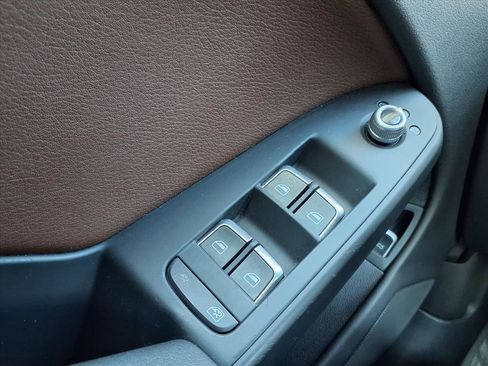 Used 2013 Audi A4 2.0T Premium w/ Convenience Pkg image 17