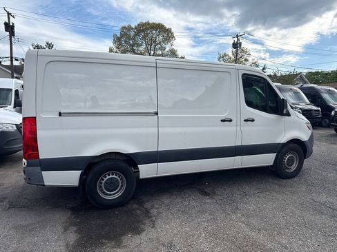 Used 2021 Mercedes-Benz Sprinter 1500 w/ Premium Package image 9