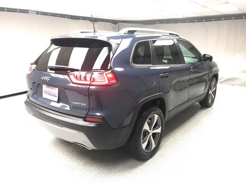 Used 2021 Jeep Cherokee Limited w/ Elite Package image 4
