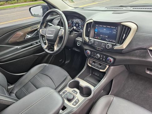 Used 2024 GMC Terrain Denali w/ Black Diamond Edition AWD/4WD image 11