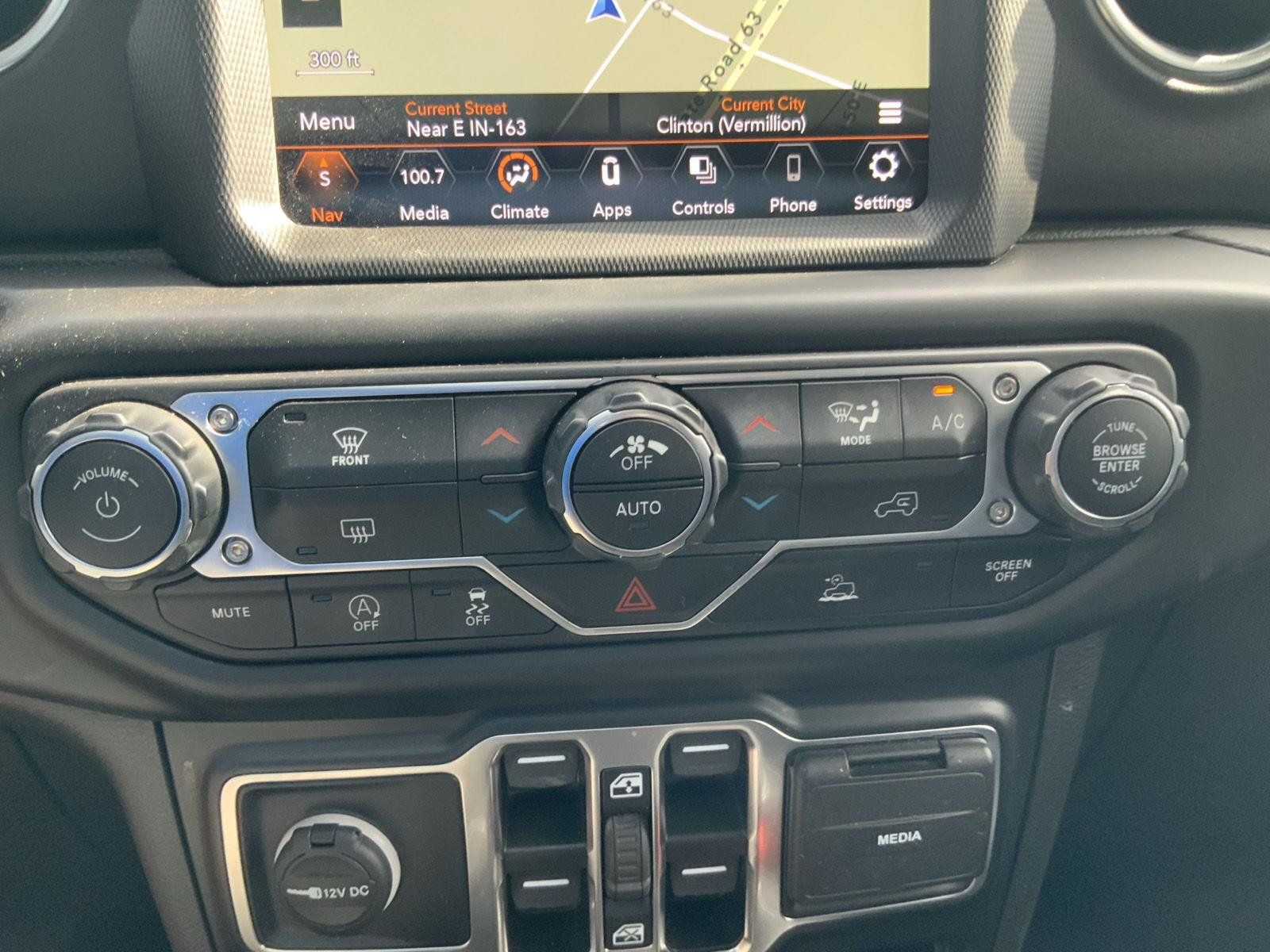 Used 2022 Jeep Gladiator Overland w/ Popular Equipment Package AWD/4WD image 36