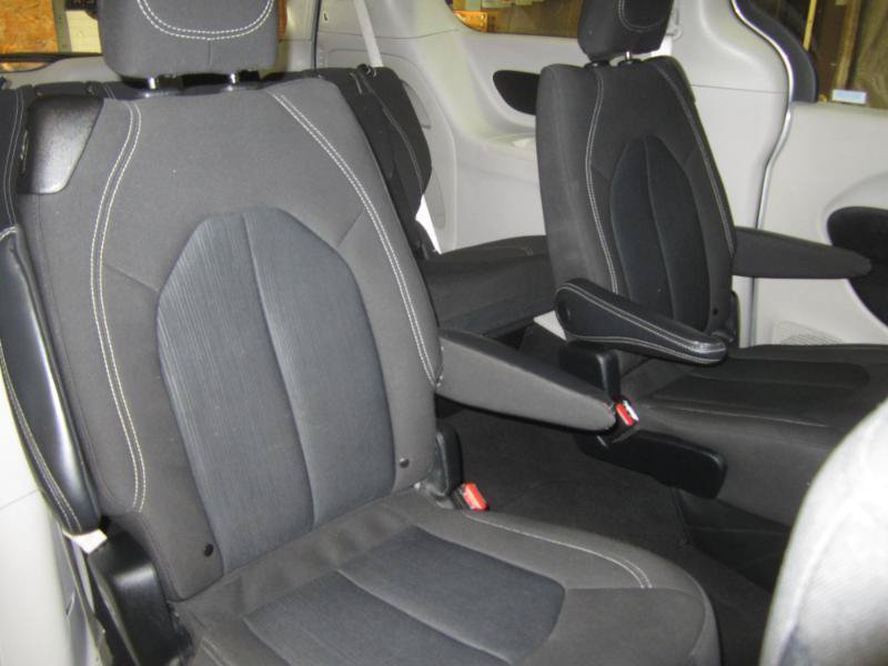 Used 2023 Chrysler Voyager LX FWD image 14