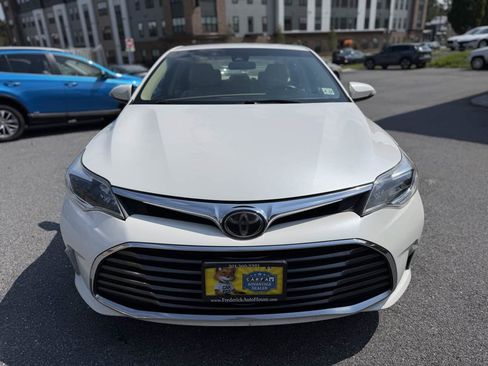 Used 2018 Toyota Avalon XLE w/ All Weather Liner Package FWD image 2