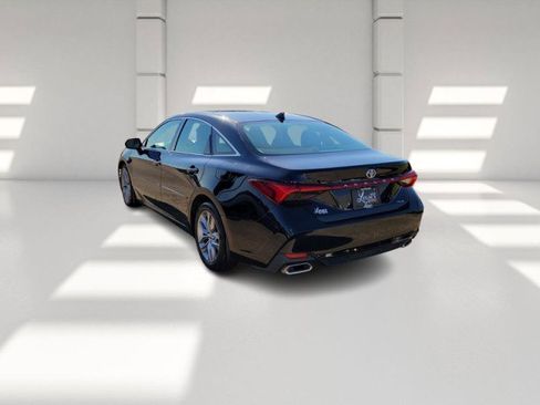 Used 2022 Toyota Avalon XLE image 5