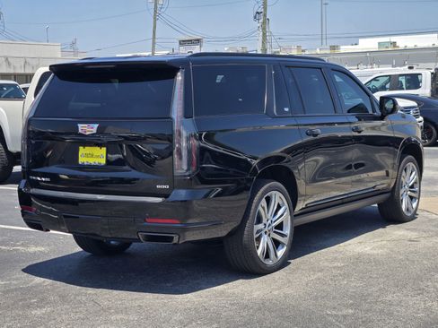 Used 2026 Cadillac Escalade ESV Sport w/ Touring Package AWD/4WD image 8