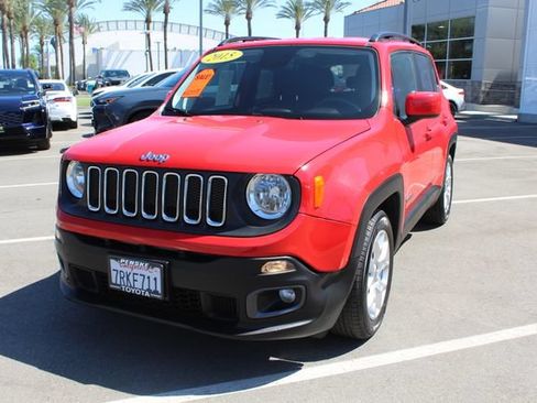 Used 2015 Jeep Renegade Latitude FWD image 5