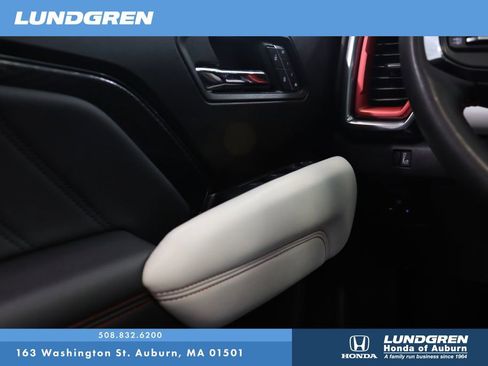 Used 2024 GMC Canyon AT4X image 30