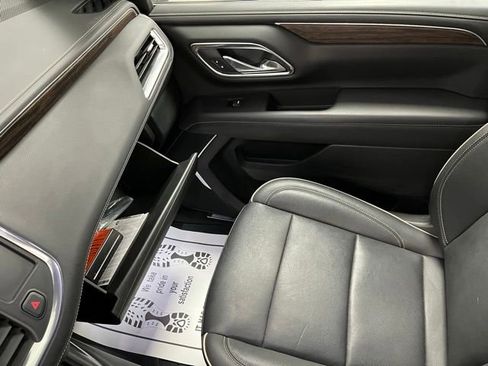 Used 2023 Chevrolet Suburban Premier AWD/4WD image 40