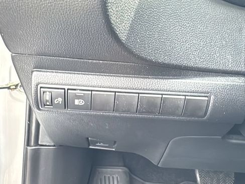 Used 2022 Toyota Corolla SE FWD image 14