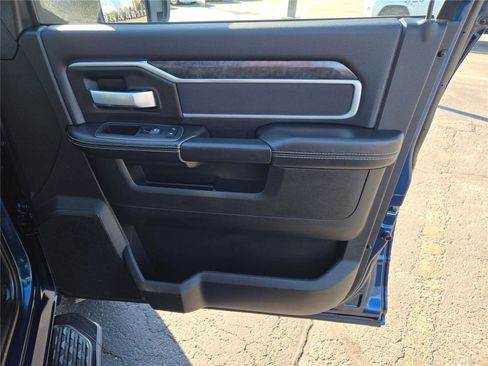 Certified 2024 RAM 2500 Big Horn w/ Night Edition image 7