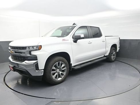 Used 2022 Chevrolet Silverado 1500 LT w/ Z71 Off-Road Package AWD/4WD image 3