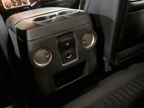 Used 2015 Ford F250 Lariat w/ Lariat Interior Package image 28