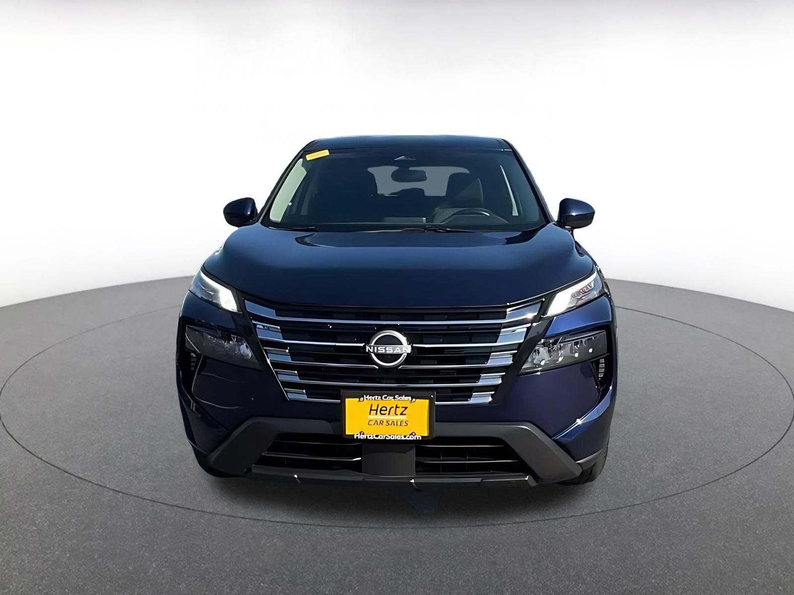 Used 2025 Nissan Rogue SV FWD image 4