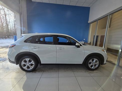 Certified 2024 Honda HR-V LX image 5