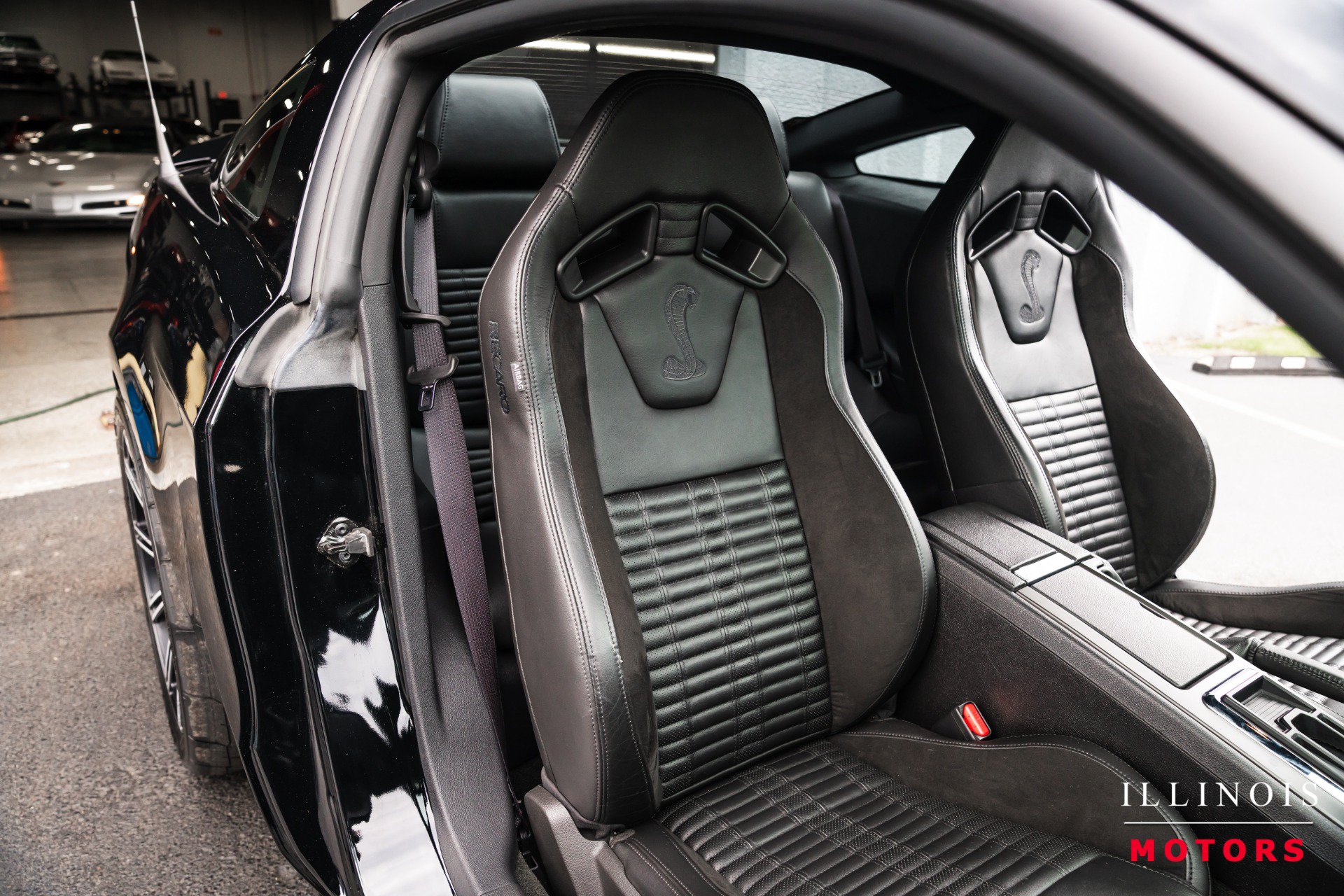 Used 2014 Ford Mustang Shelby GT500 RWD image 27