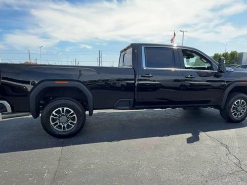 Used 2025 GMC Sierra 3500 SLE w/ SLE Value Package AWD/4WD image 9