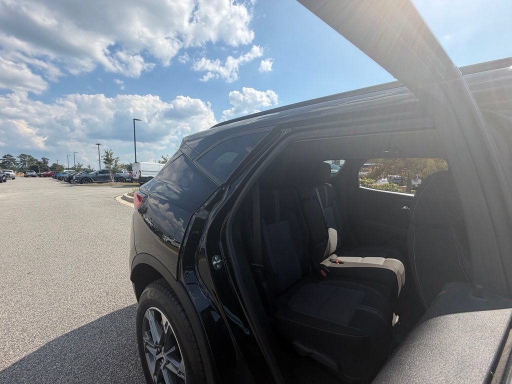 Used 2024 Chevrolet Blazer LT w/ Convenience Package FWD image 40