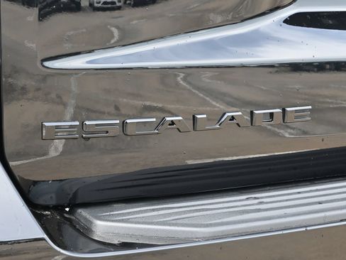 Certified 2026 Cadillac Escalade ESV Platinum Sport w/ LPO, ONYX Package AWD/4WD image 20