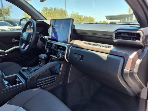 Used 2024 Toyota Tacoma TRD Sport w/ TRD Sport Upgrade Package RWD image 17