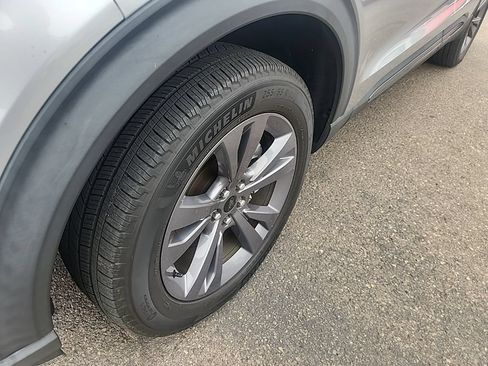 Used 2023 Ford Explorer XLT w/ Equipment Group 202A AWD/4WD image 8