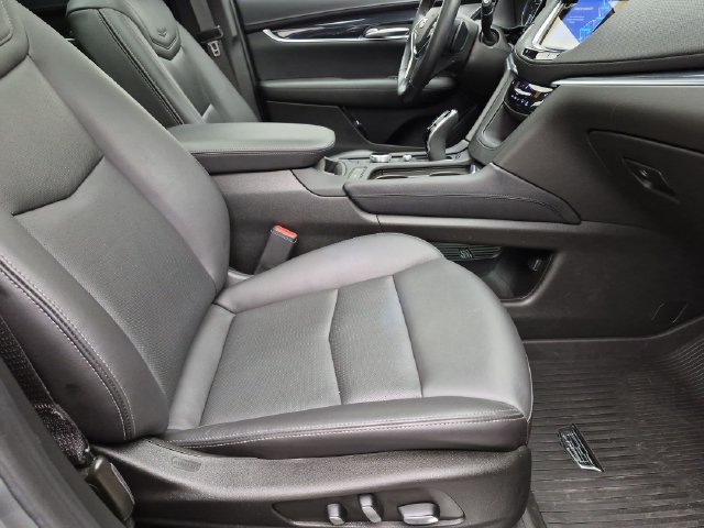 Certified 2024 Cadillac XT5 Premium Luxury w/ LPO, Floor Liner Package AWD/4WD image 27