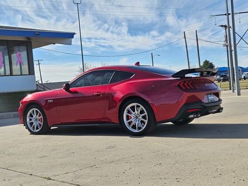Used 2024 Ford Mustang GT Premium image 8