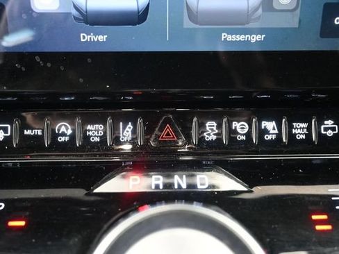Used 2023 Jeep Grand Wagoneer Series II AWD/4WD image 16
