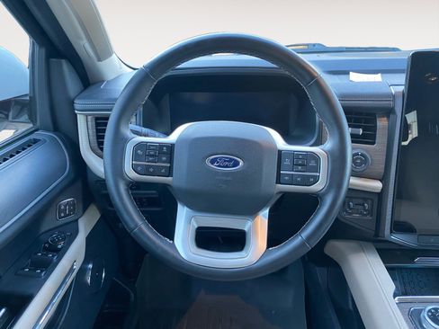 Used 2023 Ford Expedition Max Limited image 13