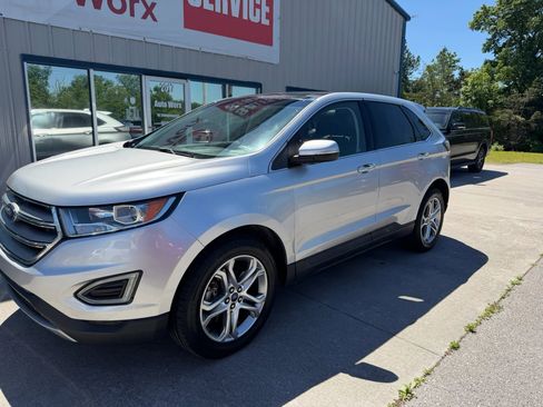 Used 2017 Ford Edge Titanium w/ Technology Package AWD/4WD image 28