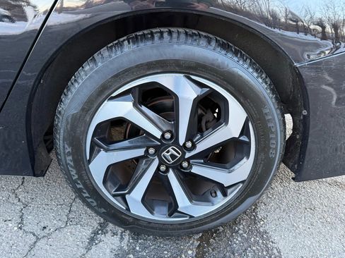 Used 2017 Honda Accord EX image 30