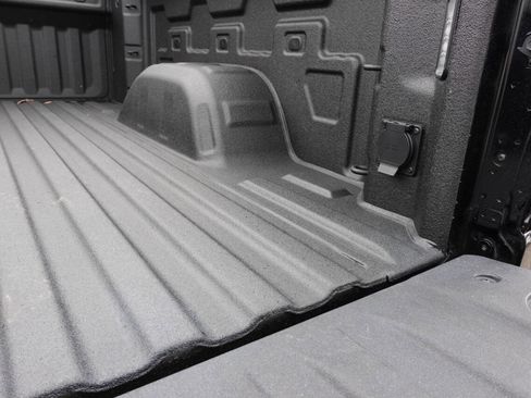 Used 2025 GMC Sierra 1500 Elevation w/ Elevation Premium Package image 33