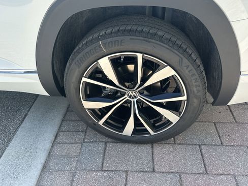 New 2026 Volkswagen Atlas SEL Premium R-Line AWD/4WD image 10