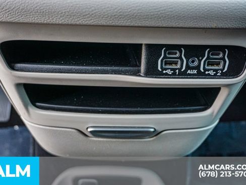 Used 2022 Chrysler Voyager LX FWD image 47