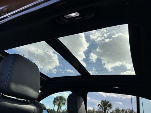 Used 2021 Cadillac XT4 Premium Luxury w/ LPO, Radiant Package image 17