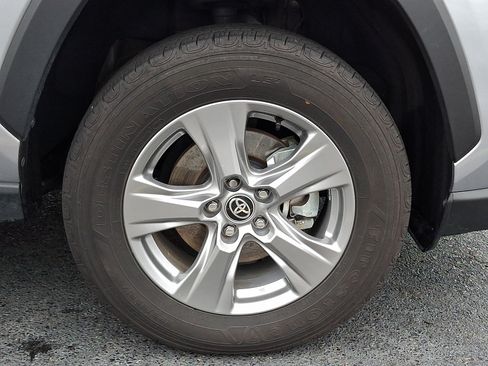 Used 2025 Toyota RAV4 LE AWD/4WD image 8