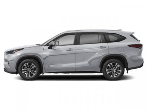 Used 2024 Toyota Highlander XLE image 3