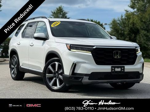 Used 2023 Honda Pilot Touring image 2