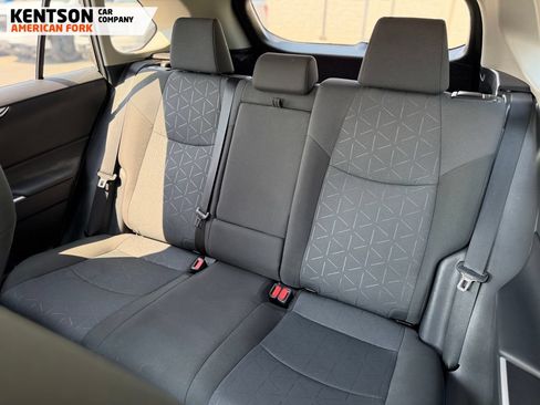 Used 2025 Toyota RAV4 XLE AWD/4WD image 28
