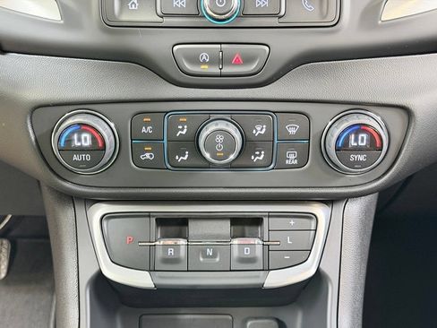 Used 2024 GMC Terrain SLE w/ Driver Convenience Package FWD image 51