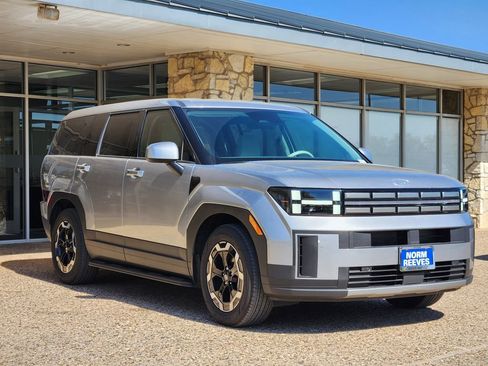 Certified 2025 Hyundai Santa Fe SE image 3