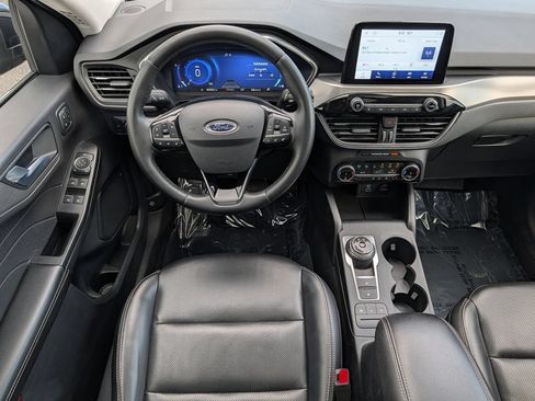 Used 2022 Ford Escape Titanium w/ Class II Trailer Tow Package AWD/4WD image 18