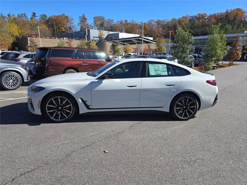 New 2025 BMW i4 xDrive40i image 7