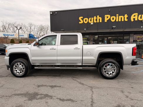 Used 2019 GMC Sierra 2500 Denali w/ Duramax Plus Package image 4